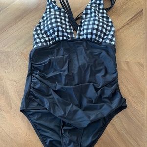 Brand New Cupshe Tummy Control Swimsuit